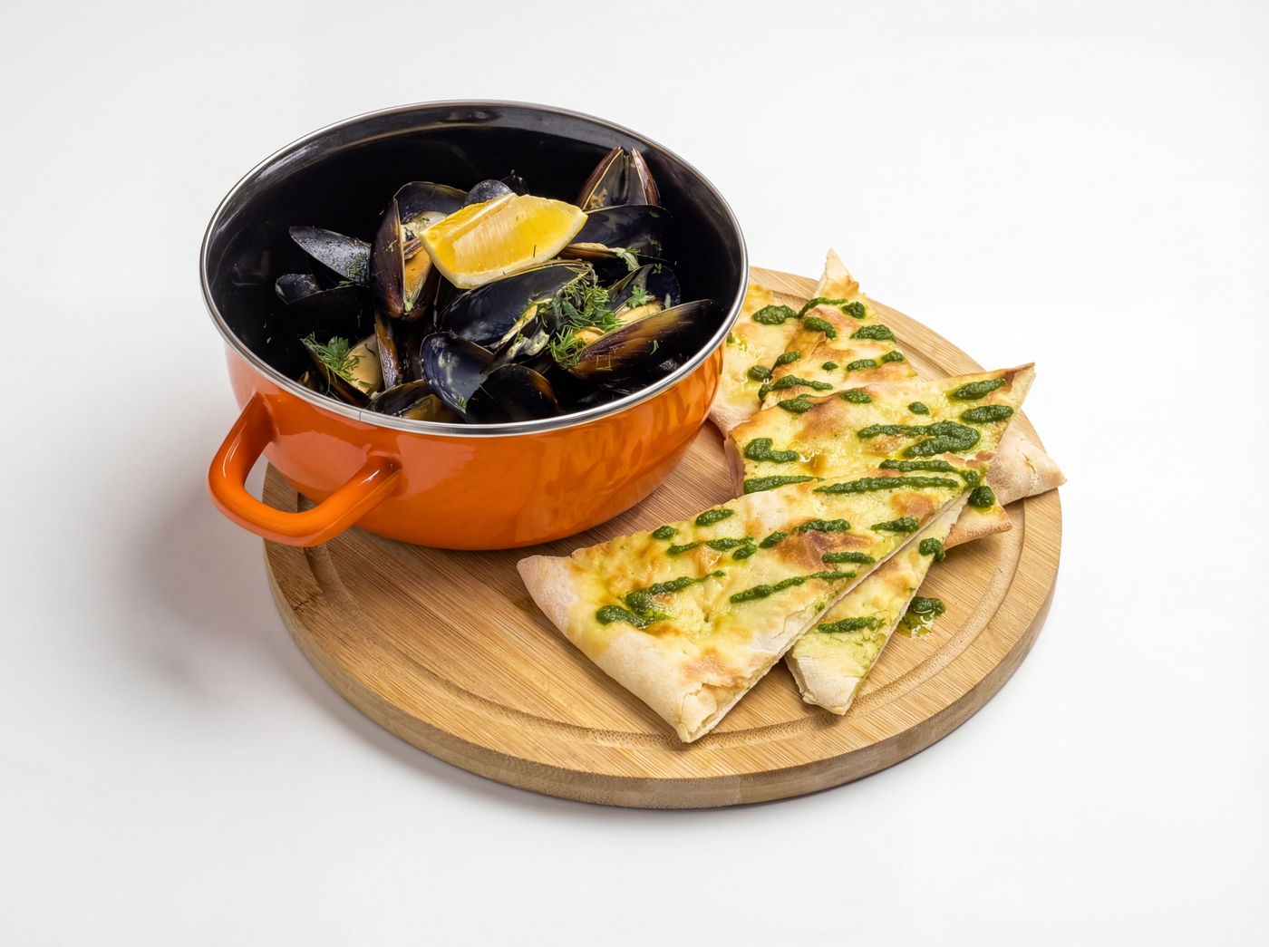 Мидии в винном соусе